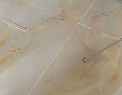 文水瓷砖空鼓维修公司分享粘合剂选择不当在瓷砖铺贴过程中可能导致以下问题